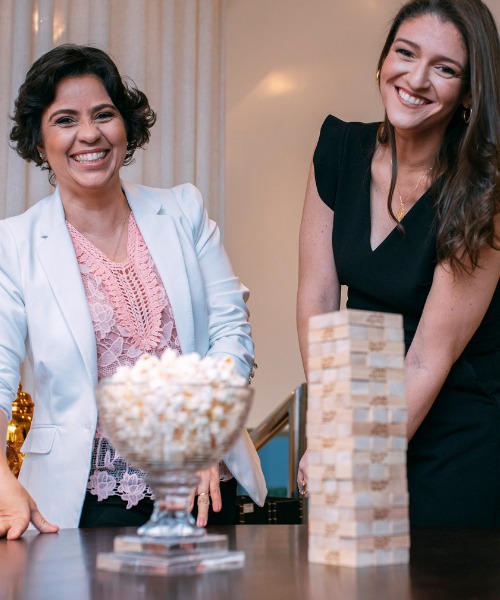 Foto de Simone Brasil e Mônica Xavier, as fundadoras da Self Carreiras